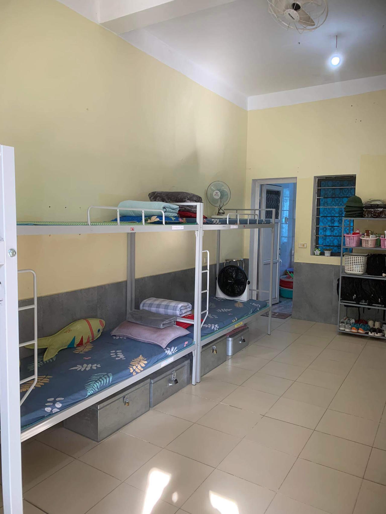 Tiếp bước cho học sinh dân tộc thiểu số Nghệ An đến trường