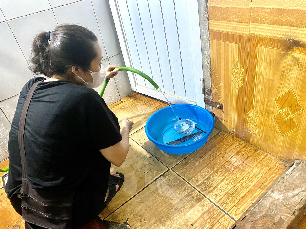 Người dân TP Vinh bức xúc vì thiếu nước sinh hoạt 