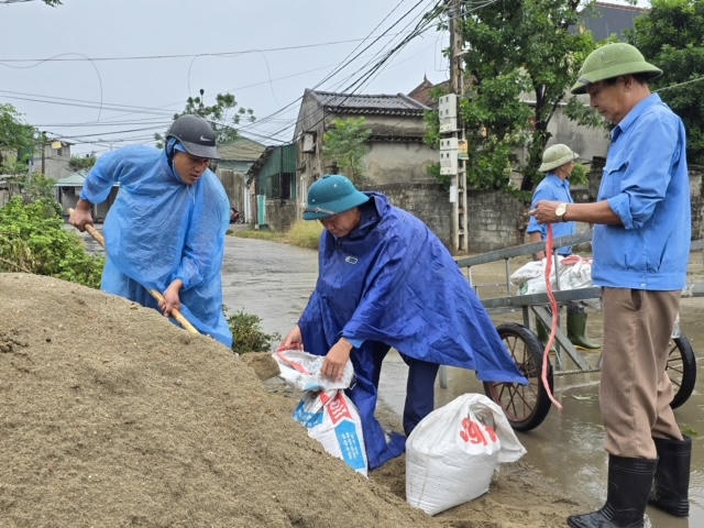 Người dân Nghệ An chủ động ứng phó bão số 3