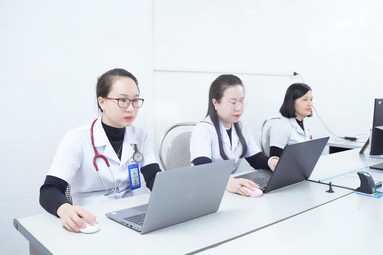 Những 'bóng hồng' mang sứ mệnh đặc biệt