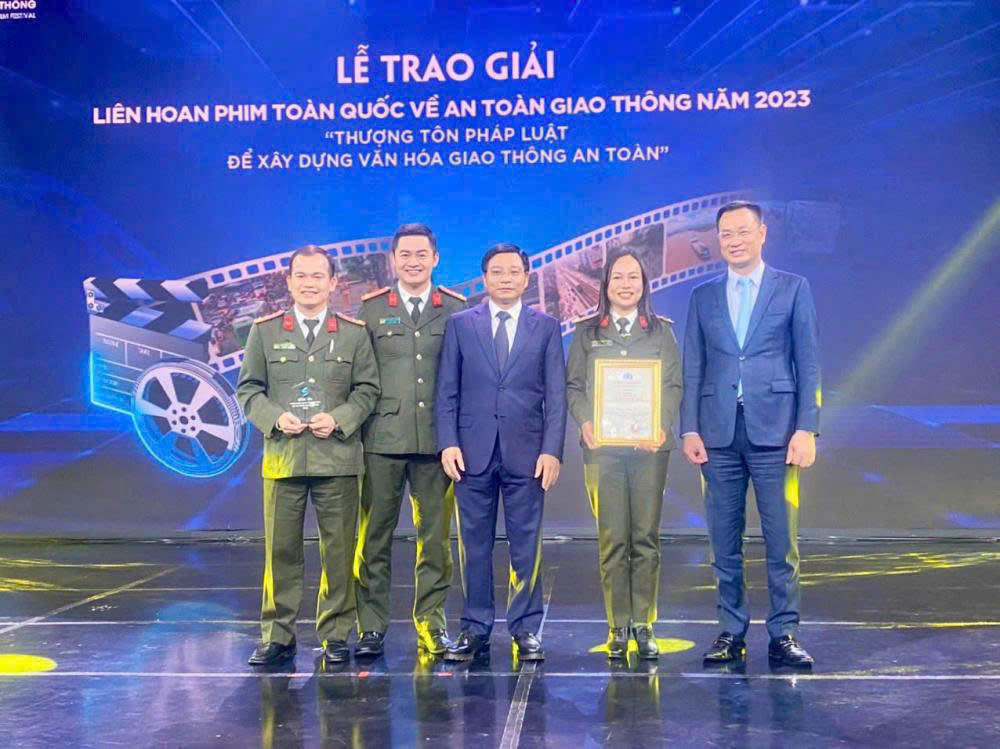 Nữ chiến sỹ Công an gần 20 năm 'làm báo'