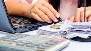 Đề xuất điều chỉnh mức lương tối thiểu vùng năm 2020: Đã “cân, đo, đong, đếm” mức sống người lao động?