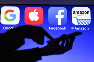 Gần 10 ngàn video clip, link vi phạm đã được Goolge, Facebook gỡ bỏ
