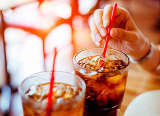 Xây dựng quy định áp thuế tiêu thụ đặc biệt với nước giải khát