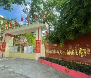 Vụ trường Tiểu học Hoàng Liệt chuyển học sinh để lên chuẩn quốc gia: Đừng bỏ rơi học sinh chỉ vì thành tích! 