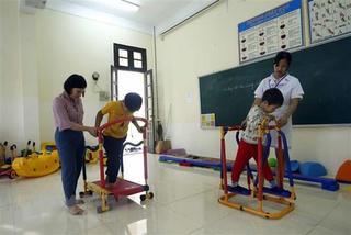 Ngân sách Nhà nước hỗ trợ phục hồi chức năng và phẫu thuật chỉnh hình cho người khuyết tật
