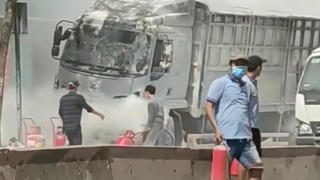 Ít nhất 2 người tử vong trong vụ cháy cơ sở bột nhang ở Bình Chánh