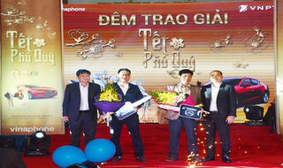 VNPT VinaPhone trao xe Mazda cho khách hàng trúng giải Chương trình Khuyến mại Tết Phú Quý