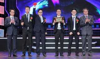 Khởi nghiệp không phải là bỏ học đi bán cà phê, ra đường kiếm tiền...