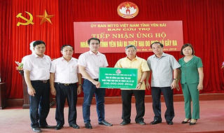 Ngân hàng Chính sách xã hội thăm hỏi các gia đình bị nạn do mưa lũ ở Yên Bái