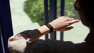 Từ ngày mai - 22/6, vòng theo dõi sức khỏe thông minh Mi Smart Band 4 tại Việt Nam giá 850.000 đồng