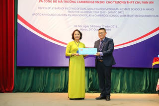 Trường Chu Văn An là trường công lập đầu tiên của Việt Nam chính thức được công nhận nằm trong hệ thống trường Cambridge