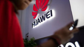 Huawei cho rằng, cáo buộc về “cửa hậu” của Mỹ là màn tung hỏa mù