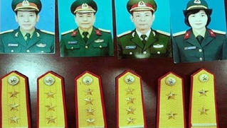 Truy tố tướng quân đội 'dỏm' lừa 1.000 người
