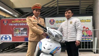 Thấy 141, kẻ trộm để lại xe máy rồi bỏ đi
