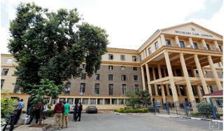 Kenya: Xử án dưới gốc cây để tránh lây Covid-19