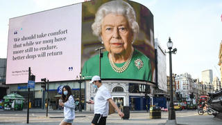 Nữ hoàng Anh Elizabeth II hủy sự kiện mừng sinh nhật thứ 94