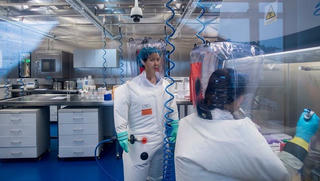 'Người dơi Vũ Hán’ cảnh báo: Virus SARS-CoV-2 chỉ là 'đỉnh của tảng băng trôi'
