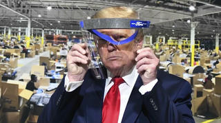 Tổng thống Trump chuyển toàn bộ tiền lương của mình cho cuộc chiến chống Covid-19