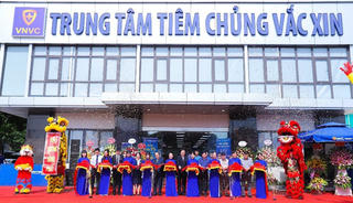 Người dân Ninh Bình trải nghiệm dịch vụ tiêm chủng cao cấp ngay tại tỉnh nhà