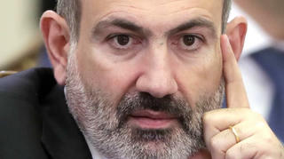 Thủ tướng Armenia và gia đình nhiễm COVID-19