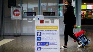 Ông Trump cân nhắc không cho người Mỹ nhiễm Covid-19 về nước