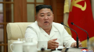 Ông Kim Jong-un họp Bộ chính trị về những lo ngại trước mắt