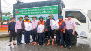Trọn yêu thương gửi về khúc ruột miền Trung