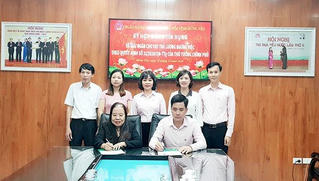 1.195 lao động bị ngừng việc đầu tiên được nhận hỗ trợ từ gói 16.000 tỷ đồng