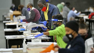 Bang Georgia kiểm phiếu lại, ông Biden vẫn dẫn trước