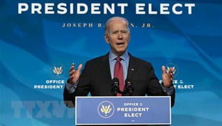 Tổng thống đắc cử Joe Biden cam kết gói hỗ trợ kinh tế 1.900 tỷ USD, nâng mức lương tối thiểu lên 15 USD/giờ