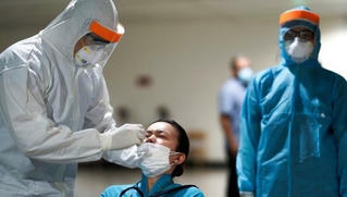Ca bệnh liên quan sân bay Tân Sơn Nhất: Ít triệu chứng, xét nghiệm âm tính nhanh