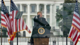 Được tha bổng trong cuộc luận tội, cựu Tổng thống Trump vẫn bị chỉ trích gay gắt