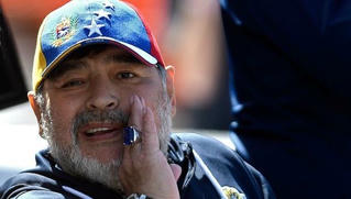 Bất ngờ: Maradona đã uống bia trộn thuốc ngủ trong những ngày cuối đời