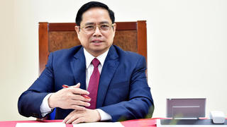 Thủ tướng Phạm Minh Chính điện đàm với Thủ tướng Quốc vụ viện nước CHND Trung Hoa Lý Khắc Cường