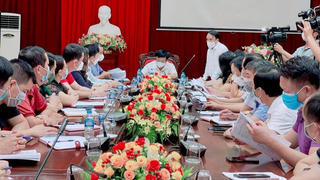 Phát hiện ca nhiễm COVID–19 đầu tiên tại TP Vinh có lịch trình di chuyển phức tạp, Nghệ An họp khẩn lúc rạng sáng