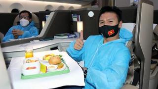 Tại sao có công dân từ UAE bay về nước cùng đội tuyển Quốc gia?