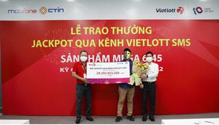 Thuê bao MobiFone trúng Jackpot qua kênh Vietlott SMS nhận giải trị giá gần 30 tỷ đồng