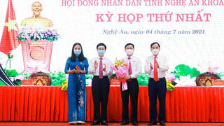 Bí thư Tỉnh ủy Nghệ An Thái Thanh Quý là tân Chủ tịch HĐND tỉnh, ông Nguyễn Đức Trung tái cử Chủ tịch UBND tỉnh Nghệ An