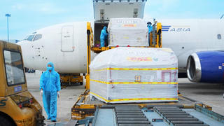 DHL Express kể chuyện hỗ trợ vận chuyển lô vaccine Pfizer về Việt Nam