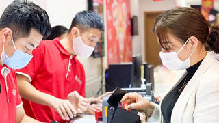 Giá vàng hôm nay 12/7: Thận trọng đầu tư trước “sóng” vàng