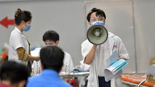 Hà Nội yêu cầu siết chặt quản lý đi lại, dập tắt nhanh nhất các ổ dịch mới