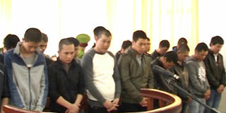 Hơn 100 năm tù cho hai nhóm côn đồ dàn trận chém nhau như phim hành động
