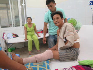 Quảng Nam: Say rượu, lấy bom bi “xử” bạn tri kỷ