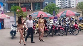 Dùng nhân viên mặc bikini quảng cáo, Công ty Trần Anh bị phạt 40 triệu đồng