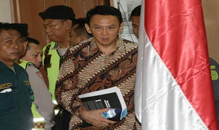 Thống đốc Jakarta phủ nhận cáo buộc xúc phạm kinh Koran