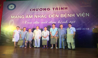 Hội thiện nguyện Tự Tâm “Mang âm nhạc đến bệnh viện”