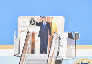 Tổng thống Donald Trump đã tới Việt Nam 