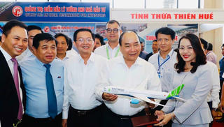Bình Định trao Giấy chứng nhận đăng ký đầu tư cho 15 dự án với tổng số vốn trên 36.000 tỷ đồng 