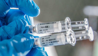 Trung Quốc và Ấn Độ tranh cãi về việc hủy đơn đặt hàng kit xét nghiệm nhanh Covid-19